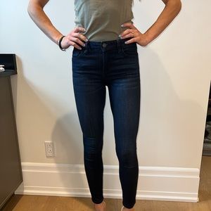 Hidden size 25 mid rise jeans